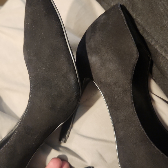Kendall + Kylie Black Suede High Heel Pumps NEW W/Out Tags - Picture 7 of 7